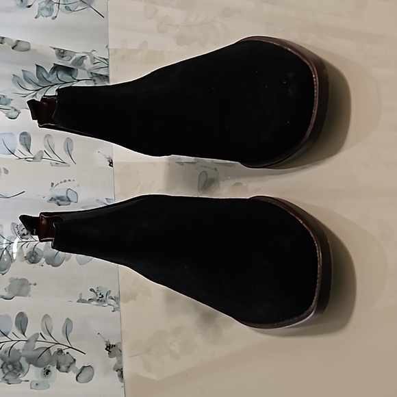 Black Suade ankle shoe size 12 aldo - Picture 3 of 4